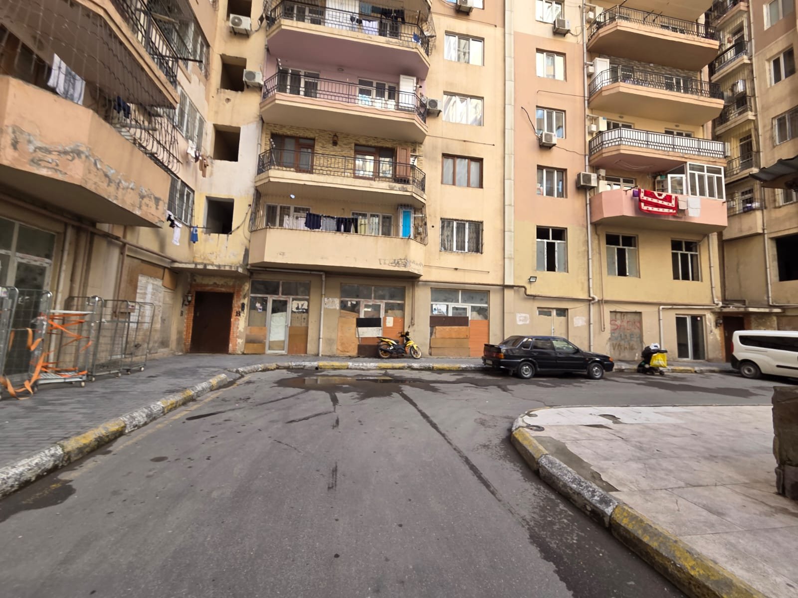 Yeni Yasamalda qeyri-yaşayış sahəsi – Əsəd Əhmədov küçəsi 41B
